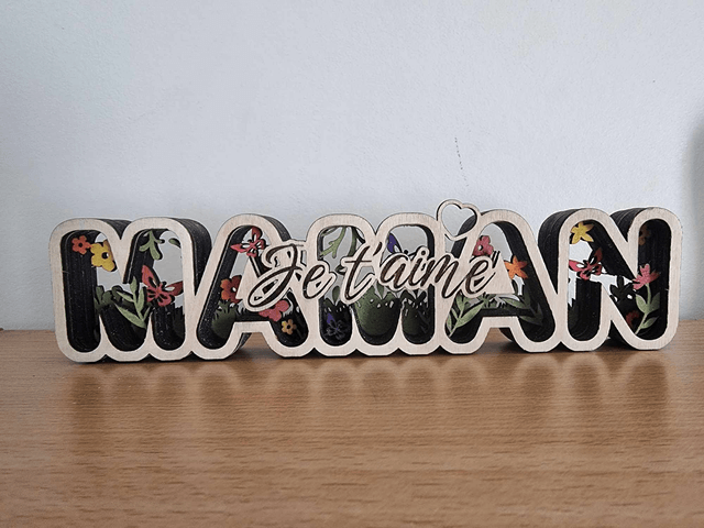 Mot en relief "Maman" (sur commande)