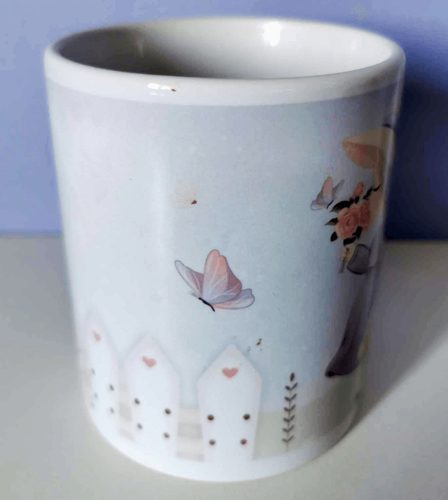 Mug "Petite fille avec son bouquet de fleurs"