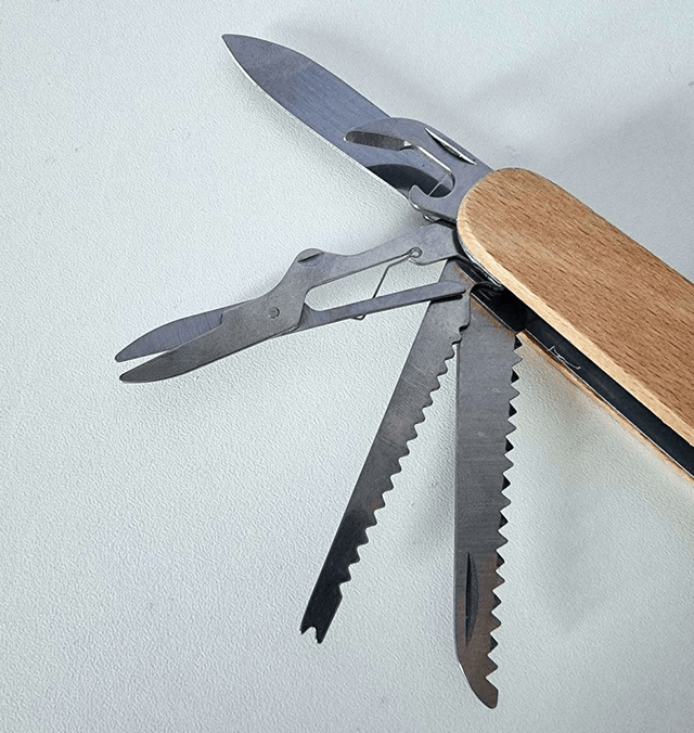 Couteau suisse à personnaliser
