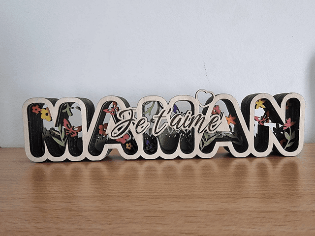 Mot en relief &quot;Maman&quot; (sur commande)
